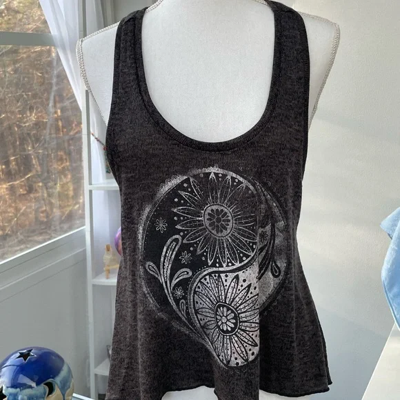 Women's Black Graphic Tank Top - Picture 3 of 6